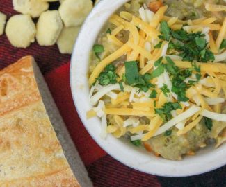 Enjoy Fall weather with this Creamy Slow Cooker Chicken and Broccoli Soup #SlowCookerRecipe #FallSoup #Soup #SlowCookingClub #OnePotCrockPot