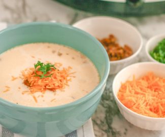 Delicious Slow Cooker Loaded Baked Potato Soup Recipe