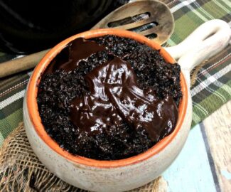 slow cooker chocolate lava cake in bowl